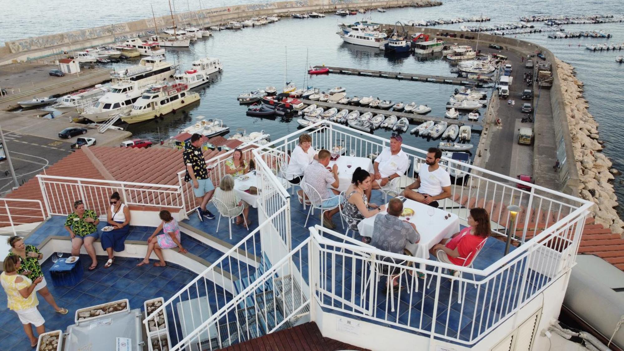 Bue Marino Hotel & Roof Lounge كالا غونوني المظهر الخارجي الصورة