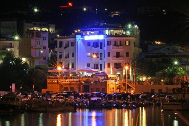 Bue Marino Hotel & Roof Lounge كالا غونوني المظهر الخارجي الصورة